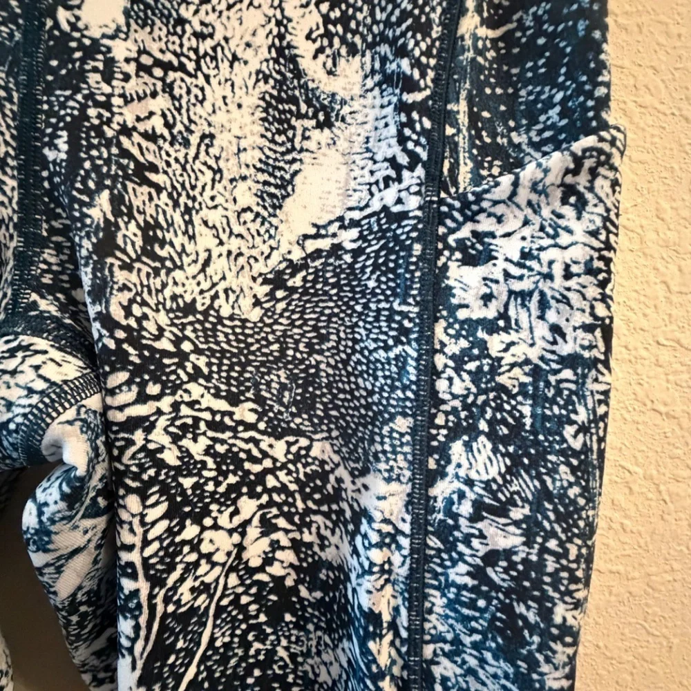 🍋Lululemon Speed Up Tight, Full On Luxtreme, Size 4, Like New